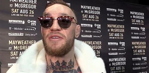 versace robe mcgregor|CONOR McGREGOR SHOWS OFF CUSTOM MADE VERSACE .